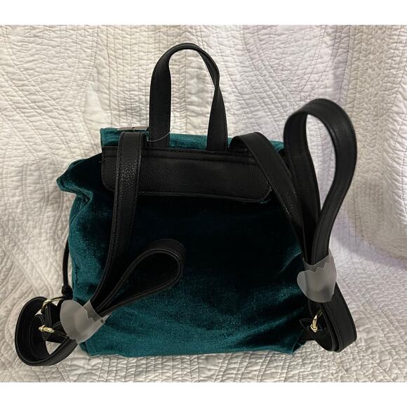 NWT Green velvet, mini backpack
Brand new - Picture 6 of 6